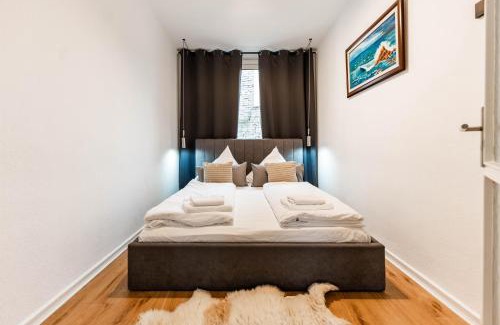 Altstadt Apartment | Church View Modern Apartment in the heart of Koblenz