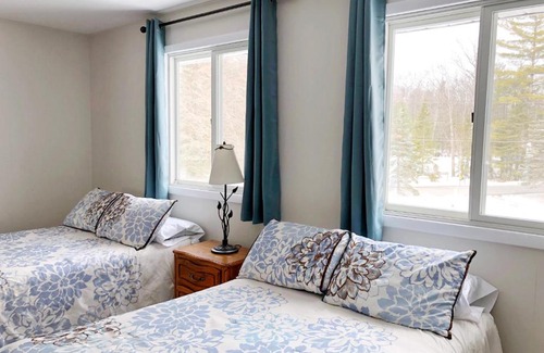 Hubbard Lake Hotel | Churchill Pointe Inn