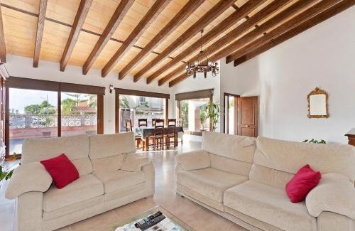 Badia Gran Villa | Churruca