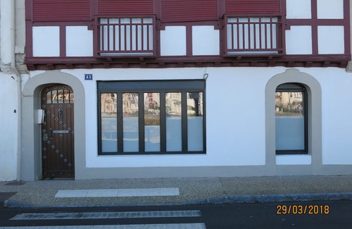 Ciboure Apartment | CIBOURE/SAINT-JEAN-DE-LUZ, large apartment 3 * + private garage. Ground floor. Easy access.