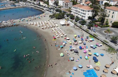 Santo Stefano al Mare Apartment | Cicolombo
