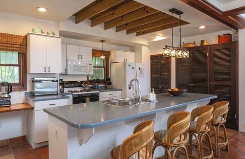 Estate San Soucci Villa | Cielo Vista-Sunset Views, Private Pool, AC, Generator