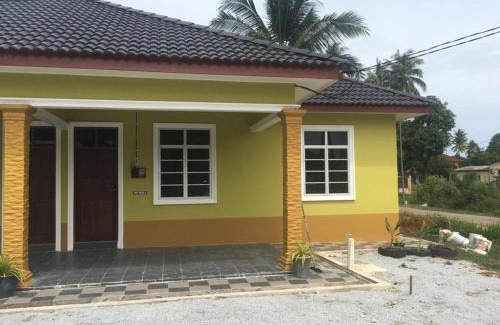 Kampung Gong Kempas House | Cikgu CTZ Homestay (C)