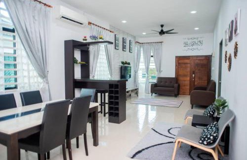 Kuantan House | CikJah Guest House SEMI-D