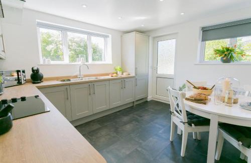 Llanfaelog House | Cil Haul