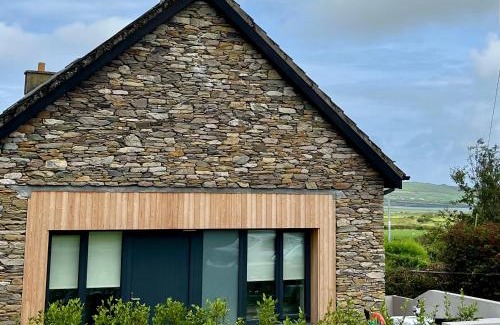 Ballyferriter Apartment | Cille Apartments, Ballyferriter village