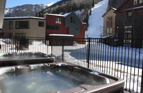 Telluride House | Cimarron Lodge 14 by AvantStay Ski-InSki-Out Property in Complex w Two Hot Tubs Permit3601