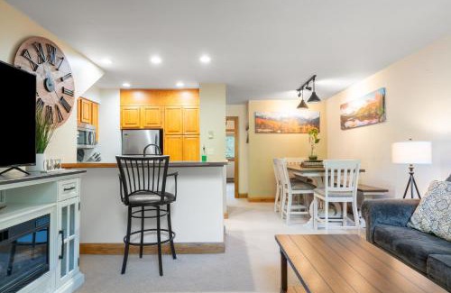 Telluride House | Cimarron Lodge 14 by AvantStay Ski-InSki-Out Property in Complex w Two Hot Tubs Permit3601