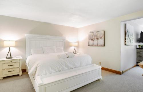 Telluride House | Cimarron Lodge 14 by AvantStay Ski-InSki-Out Property in Complex w Two Hot Tubs Permit3601