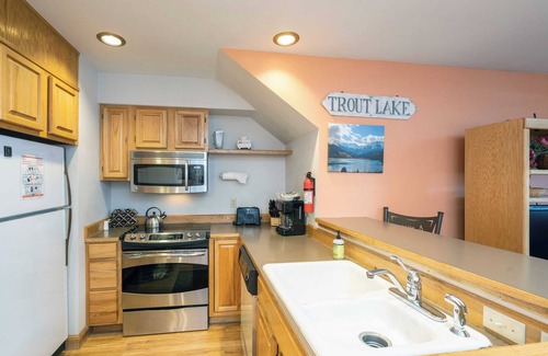 Telluride House | Cimarron Lodge 27 by Avantstay Ski-in/ski-out Property in Complex w/Two Hot Tubs! Permit#10026