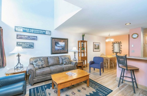 Telluride House | Cimarron Lodge 27 by Avantstay Ski-in/ski-out Property in Complex w/Two Hot Tubs! Permit#10026