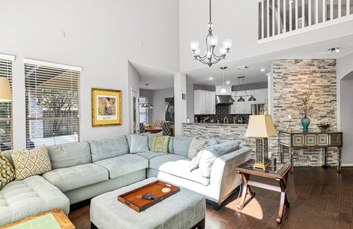 Cinco Ranch House | Cinco Ranch 30+ Days – Pool & Park Access