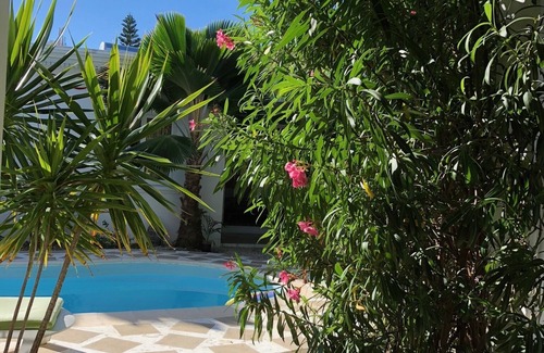 La Preneuse House | Cinnamon: Charming bungalow 5 mins walk from the beach and shops