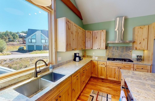 Crested Butte House | Cinnamon Mountain Retreat