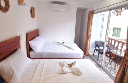 Boracay Island Hotel | CiNta Hotel - 2 story total 5 rooms with individual bathroom