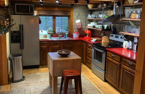 Stannard House | Circe & Hare Lodge, a magical 3 BR Romantic Log Cabin Getaway with Hot Tub