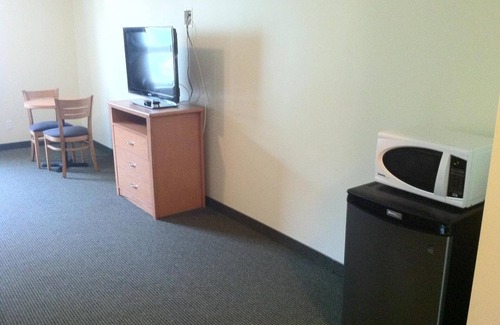 Weyburn Hotel | Circle 6 Motel