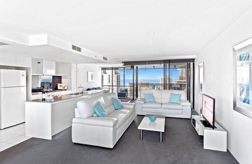 Surfers Paradise Apartment | Circle on Cavill Ocean & River Views
