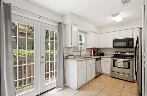 Sonesta West House | Circle Town hm near the golf course