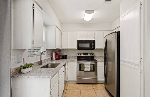 Sonesta West House | Circle Town hm near the golf course