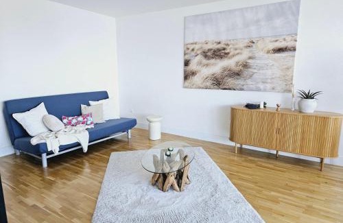 Gellert Hill Apartment | Citadella View Point apartment with Huge Balcony for 6 ppl, free Parking, AC