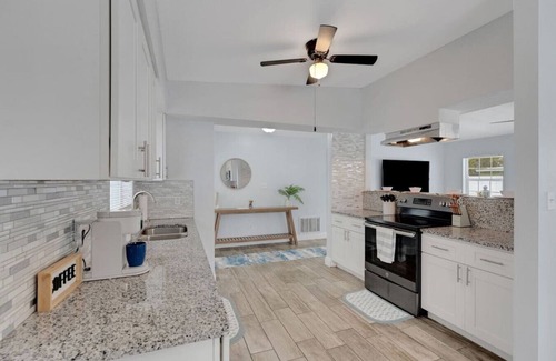 Goldenrod House | Citrus Oasis: 4BR Pool Home