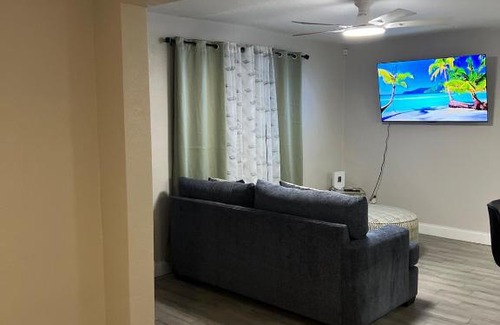 Southwest Orlando House | City and Stadium Sanctuary Vibes