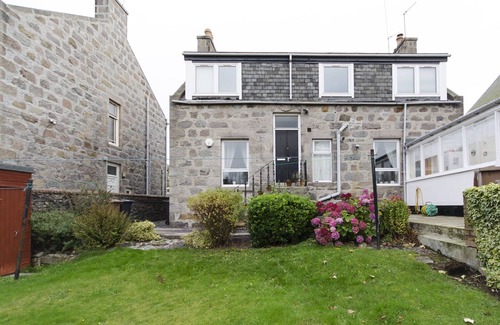 Central Aberdeen Apartment | City Apartment With Rural Charm