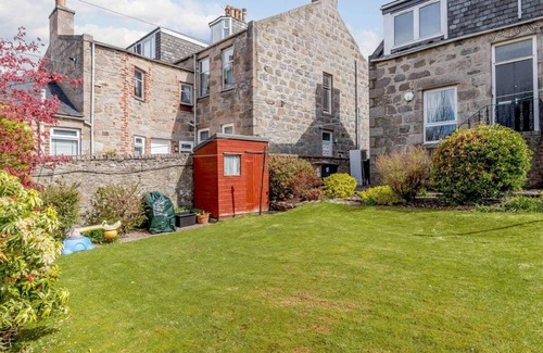 Central Aberdeen Apartment | City Apartment With Rural Charm