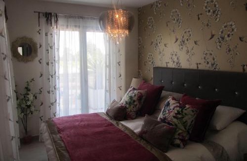 Denia Apartment | City Apt - Sleeps 4 Community Pool & Parking