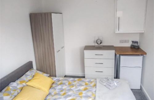 Corby Apartment | City breaks Corby Double ensuites with tv