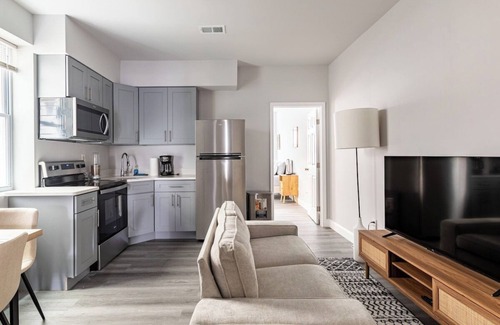 Passyunk Square Apartment | City Center 2Queens 1twin