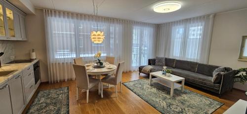 Kesklinn Apartment | City Center Bright Home