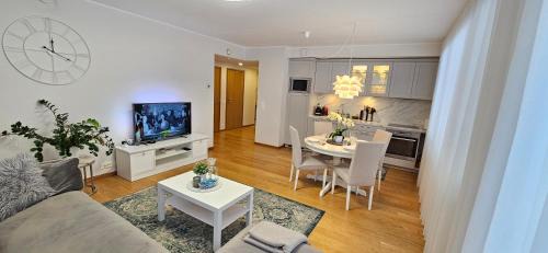 Kesklinn Apartment | City Center Bright Home