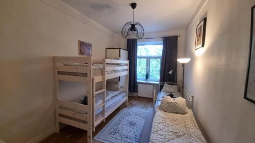 Kesklinn Apartment | City center, High ceilings, 75m2 2BR Free parking