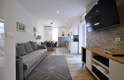 Zagreb Apartment | City center luxery spa apartment (WiFi, parking, center)