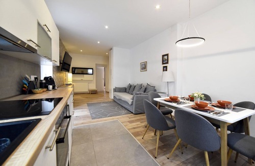 Zagreb Apartment | City center luxery spa apartment (WiFi, parking, center)