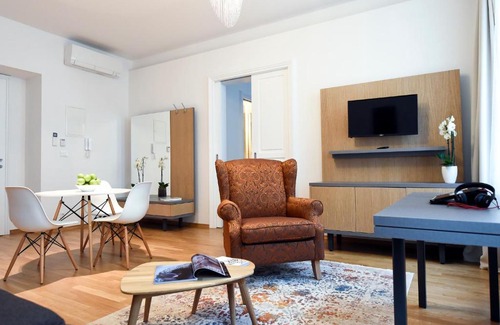 Ljubljana City Centre Apartment | City Centre Chic Apartment Ljubljana 2/4