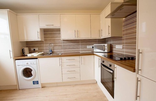 Central Aberdeen Apartment | City Centre Executive Apartment With FF WiFi & Free Parking .