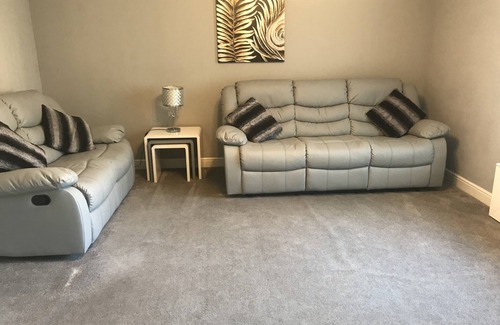 Central Aberdeen Apartment | City Centre Executive Apartment With FF WiFi & Free Parking .