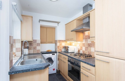 St Albans House | City Centre | Sleeps 4 | Near Cathedral | FreeWifi