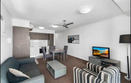 Townsville Apartment | City Convenience, Comfort & Style