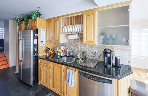 Brampton House | City Escape-Cottage by the Lake