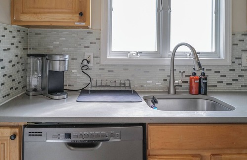 Greenville Apartment | City Explorer- simple check in 12ppl with 2 king beds