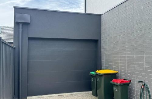 Reservoir Apartment | City Fringe and 2.5 bathrooms