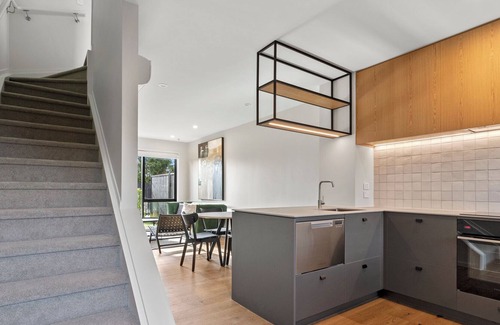 Mangere Bridge Cottage | City Fringe Lifestyle - Mangere Bridge Townhouse