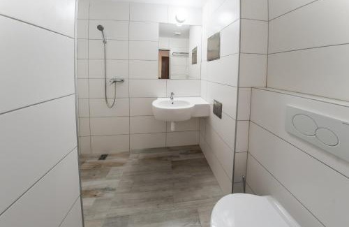 Senica Hotel | City Hotel B&B, reception 24 7, 800m od-from R1, free parking