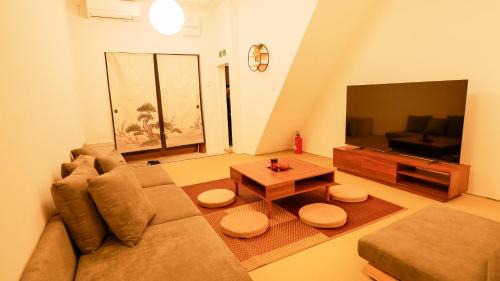 Higashinari Apartment | City House 暁 -akatsuki-