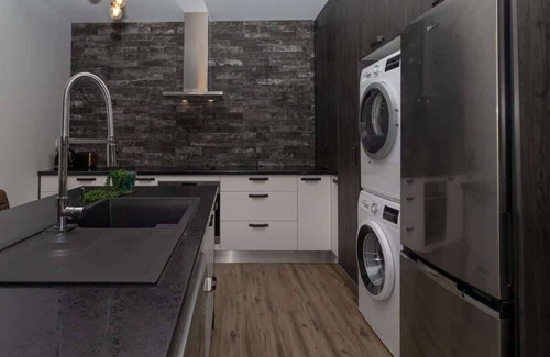 New Plymouth Apartment | City Living Unit 3 - 5 min stroll to CBD