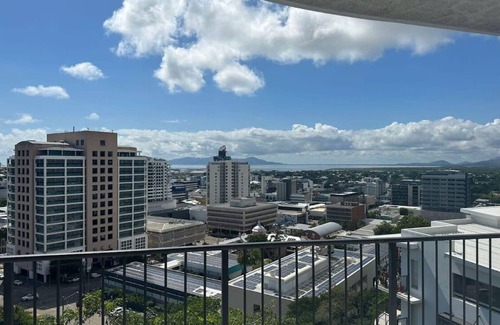 Townsville Apartment | City living with Ocean Views - Highpoint Apartments